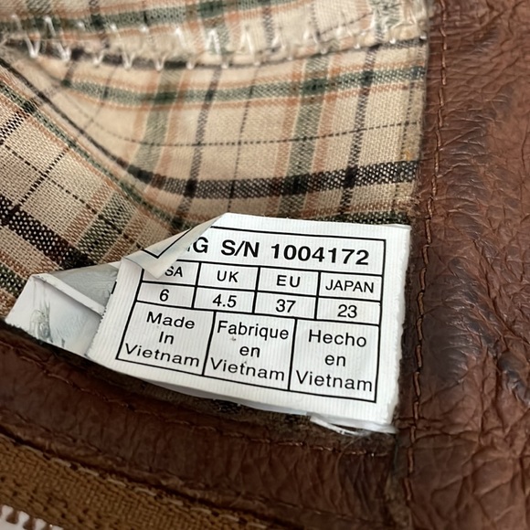 UGG tall boots - Picture 16 of 16